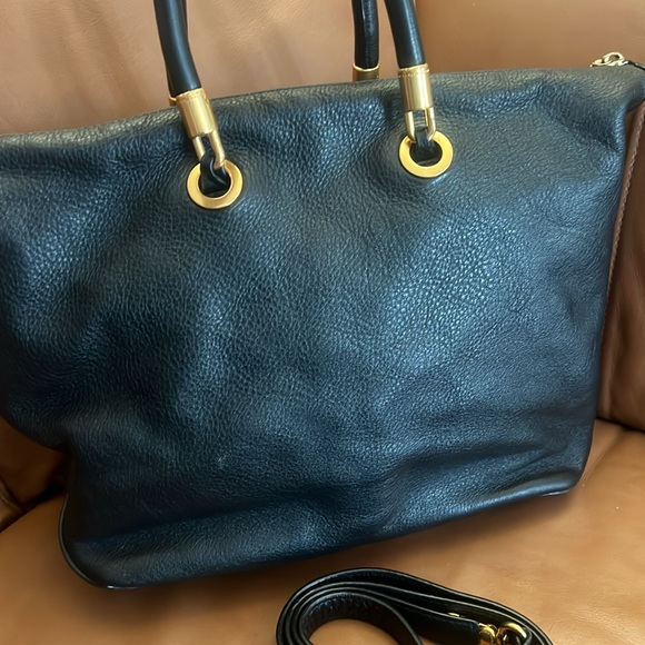 Marc by Marc Jacob’s Too Hot to Handle Black Leather Tote Bag w/ Strap - Picture 6 of 11